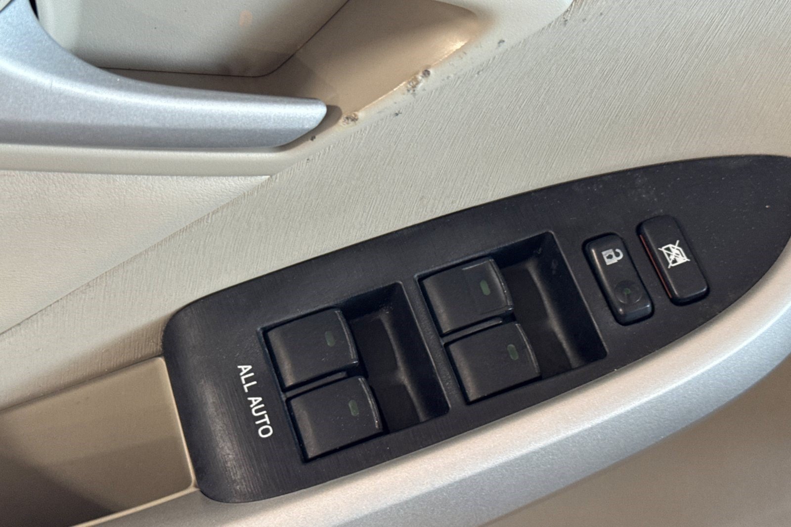 Used 2011 Toyota Prius Four w/ Solar Roof Pkg FWD image 13