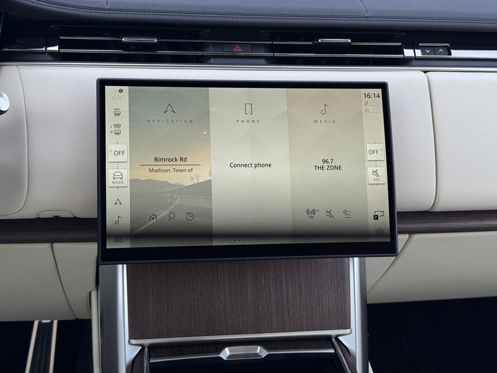 New 2026 Land Rover Range Rover SE image 12