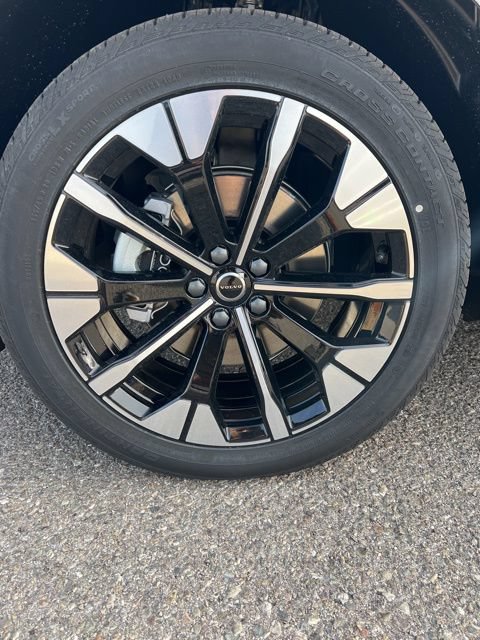 New 2026 Volvo XC60 B5 Plus w/ Climate Package PRO AWD/4WD image 33
