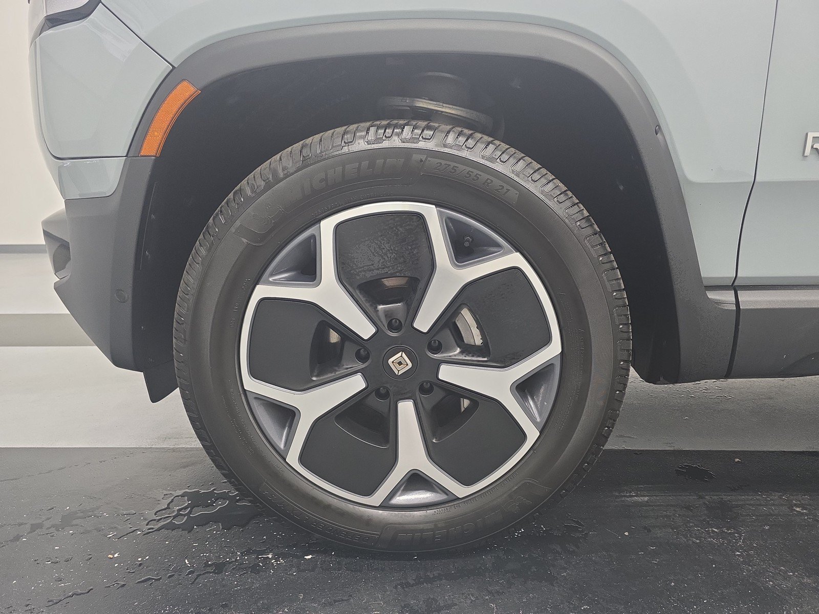 Used 2024 Rivian R1T Adventure AWD/4WD image 9