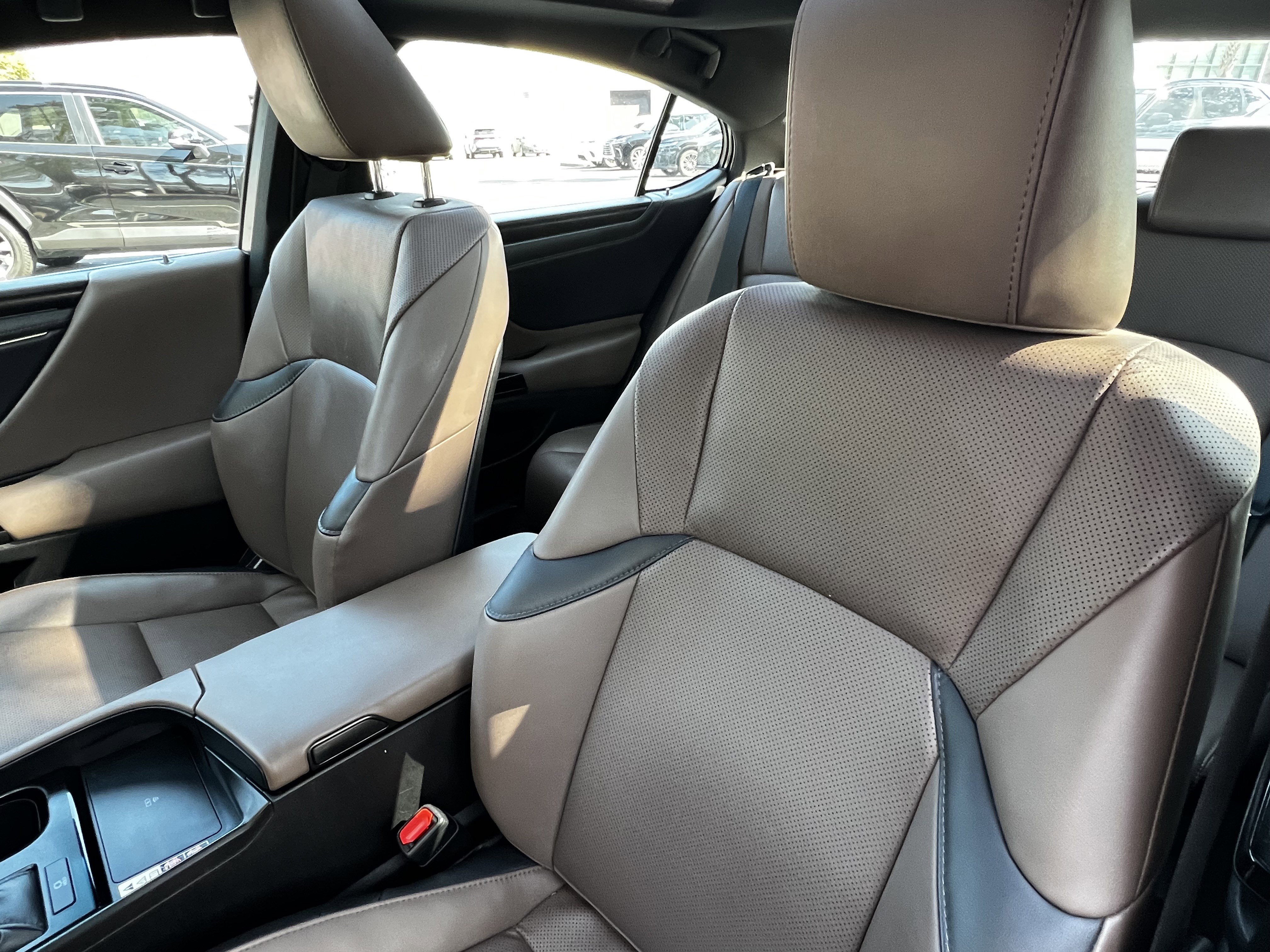 Certified 2023 Lexus ES 350 350 w/ Premium Package image 17