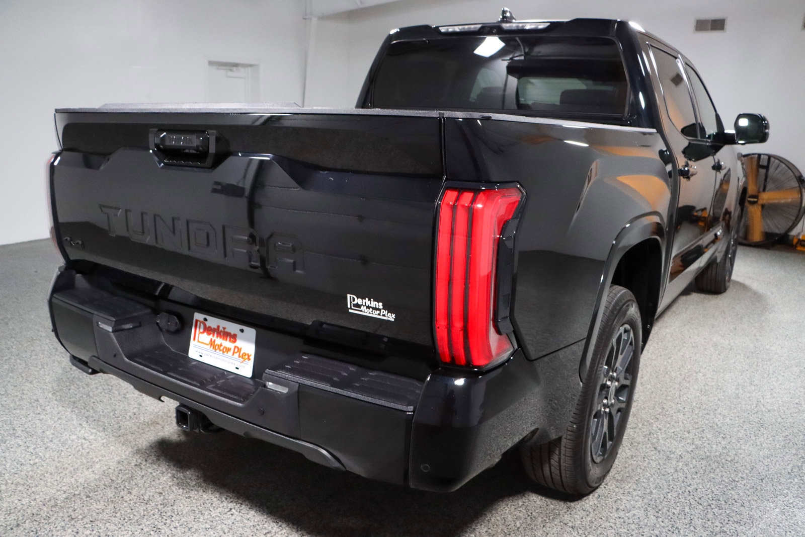 Used 2023 Toyota Tundra Platinum image 7