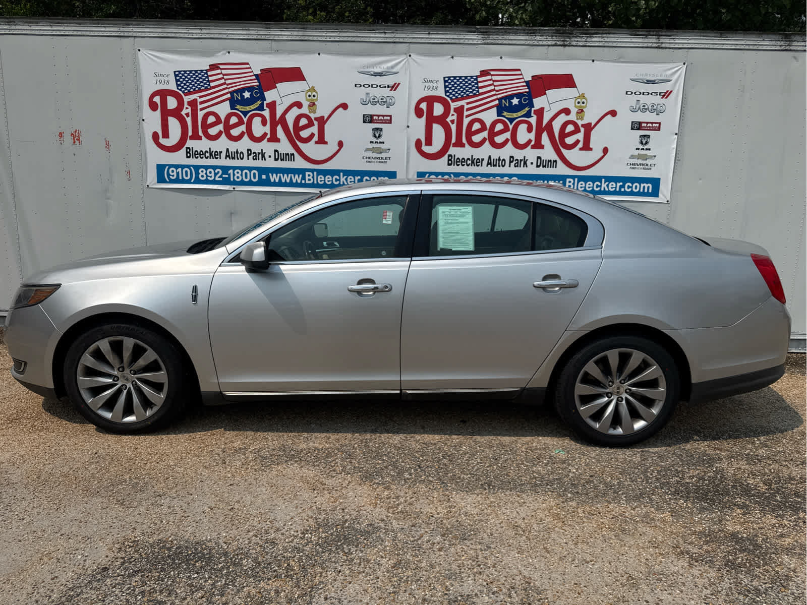 Used 2013 Lincoln MKS FWD image 7