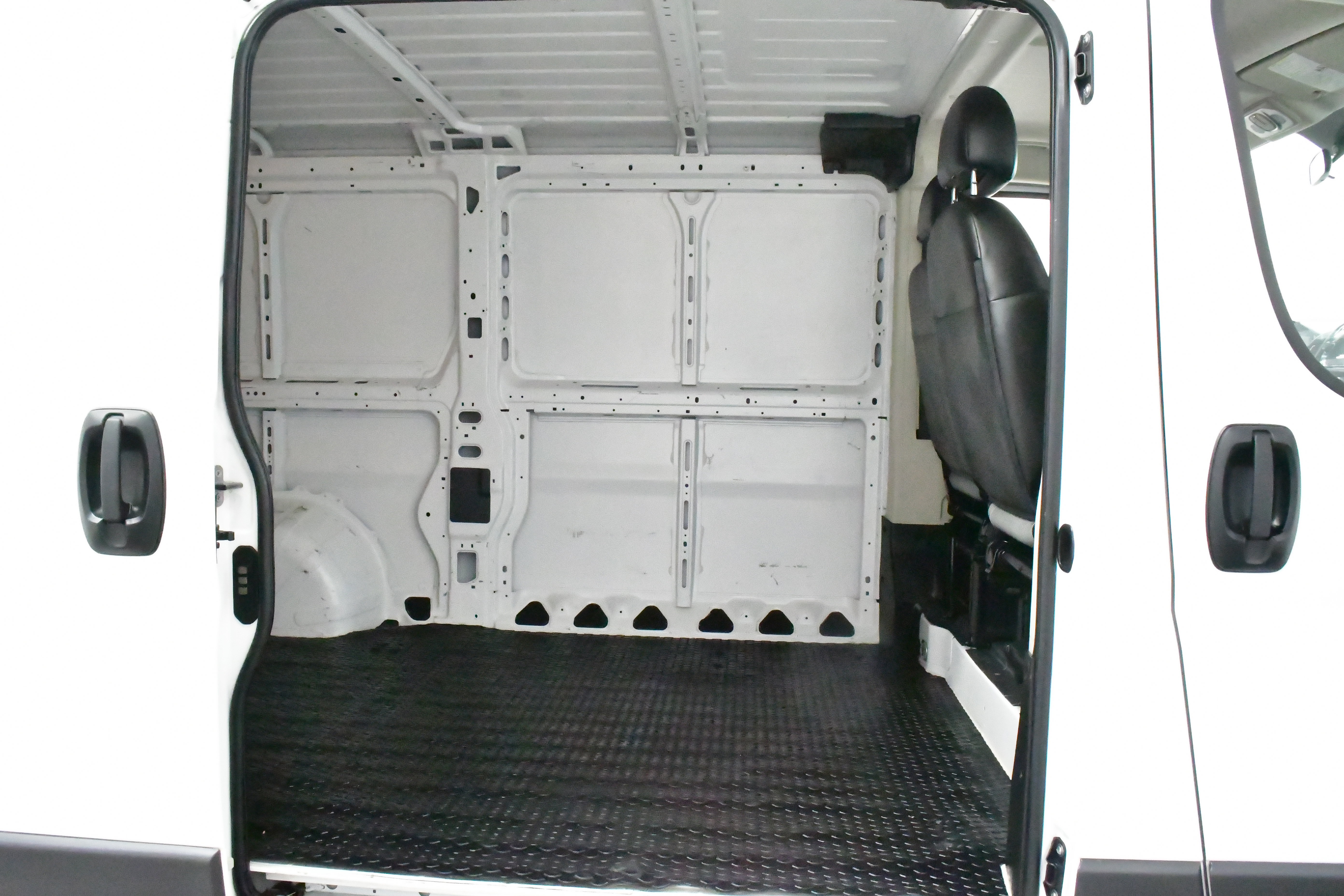 Used 2025 RAM ProMaster 2500 w/ Convenience Group image 43