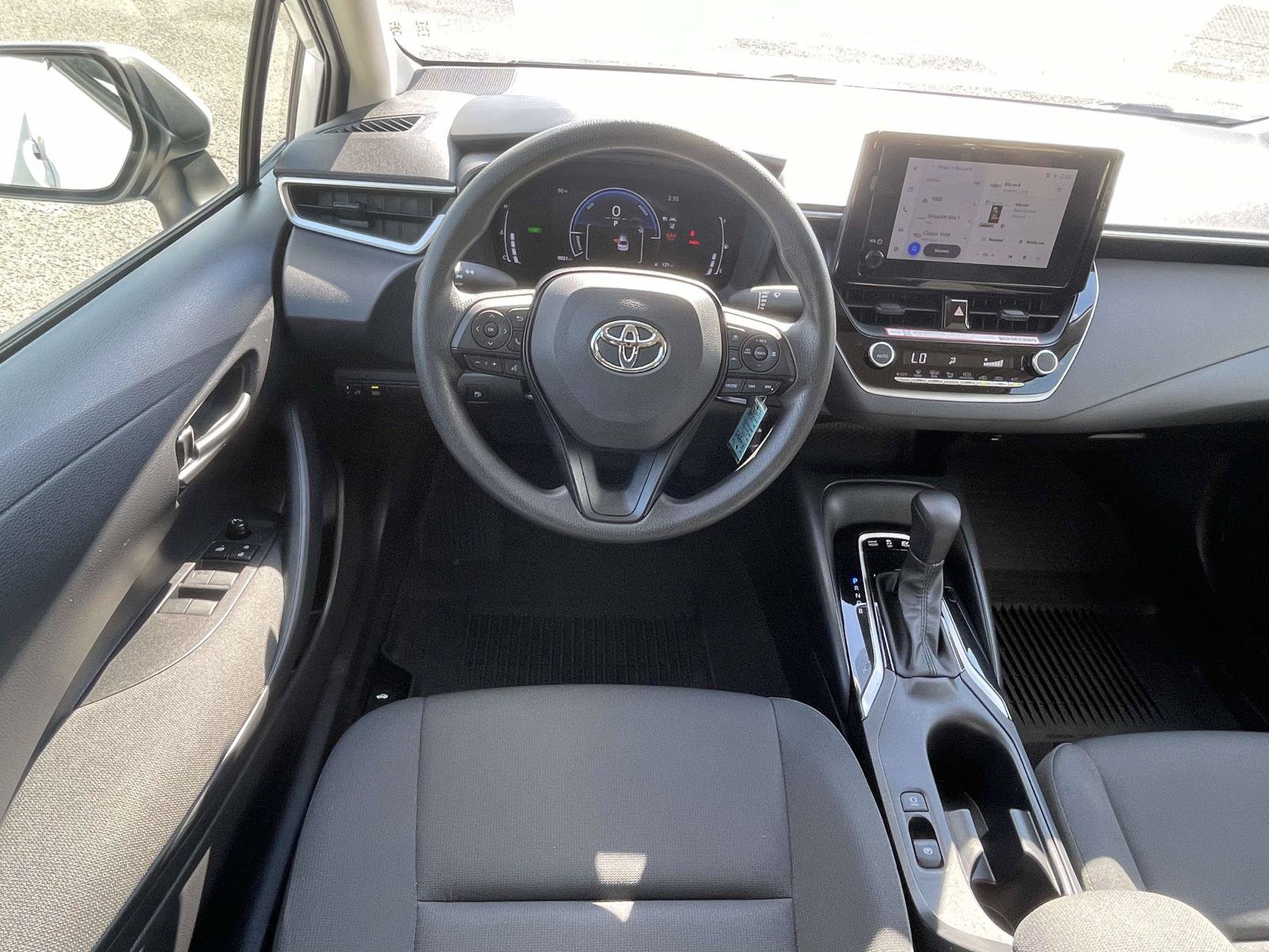 Used 2026 Toyota Corolla LE FWD image 13