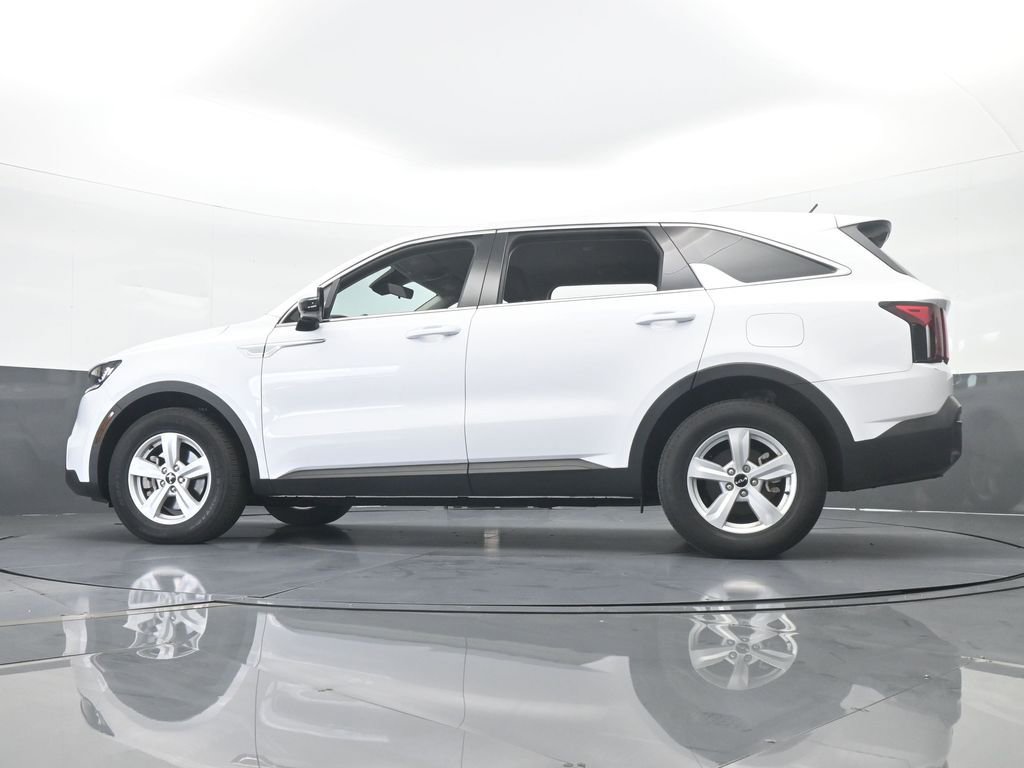 Used 2023 Kia Sorento LX image 53