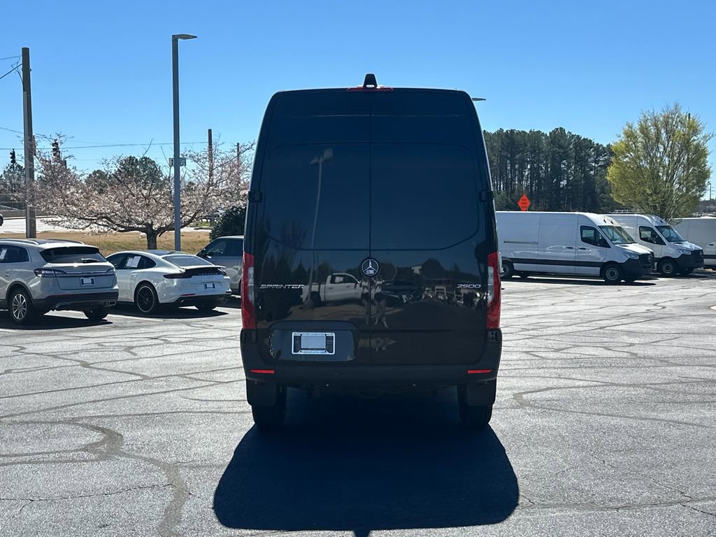 Used 2025 Mercedes-Benz Sprinter 2500 image 6