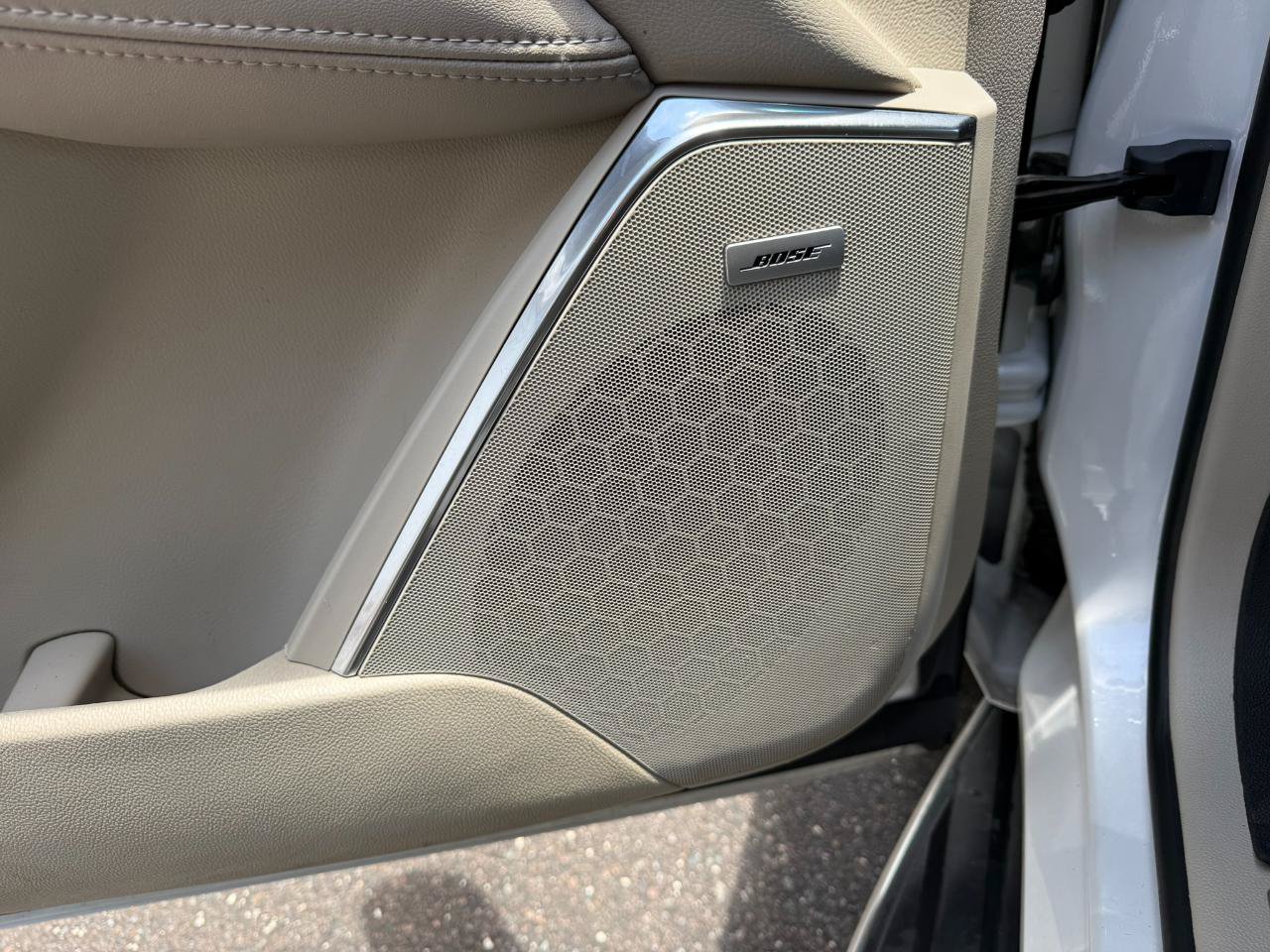 Used 2018 Cadillac Escalade ESV Luxury RWD image 23
