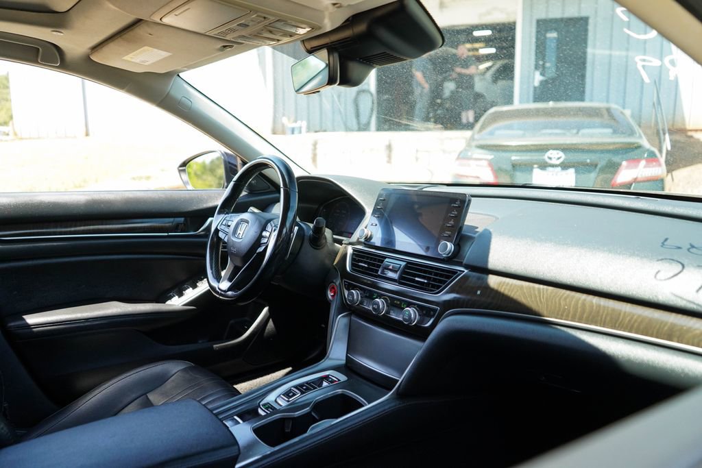 Used 2019 Honda Accord Touring image 14