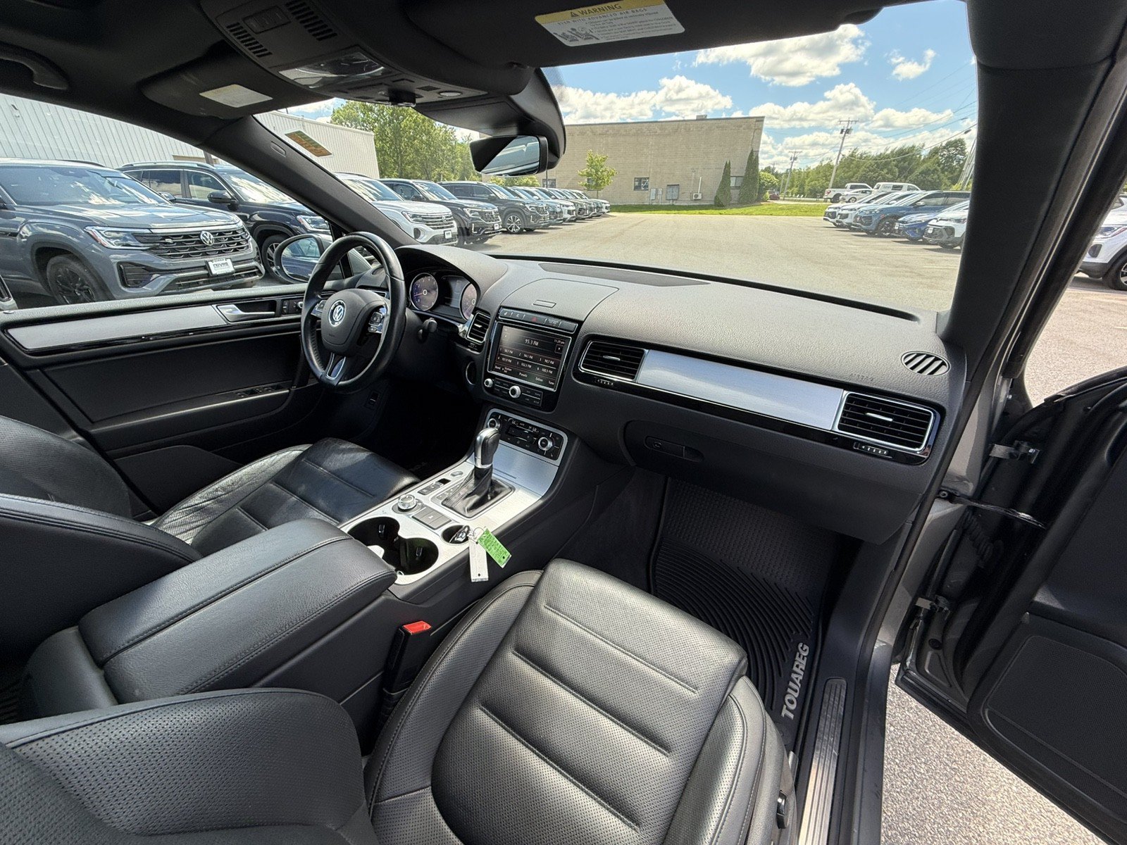 Used 2017 Volkswagen Touareg Wolfsburg Edition AWD/4WD image 23