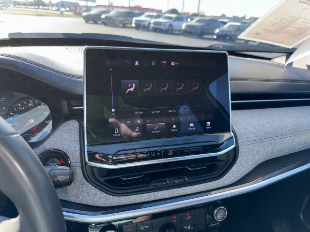 Used 2024 Jeep Compass Latitude image 17