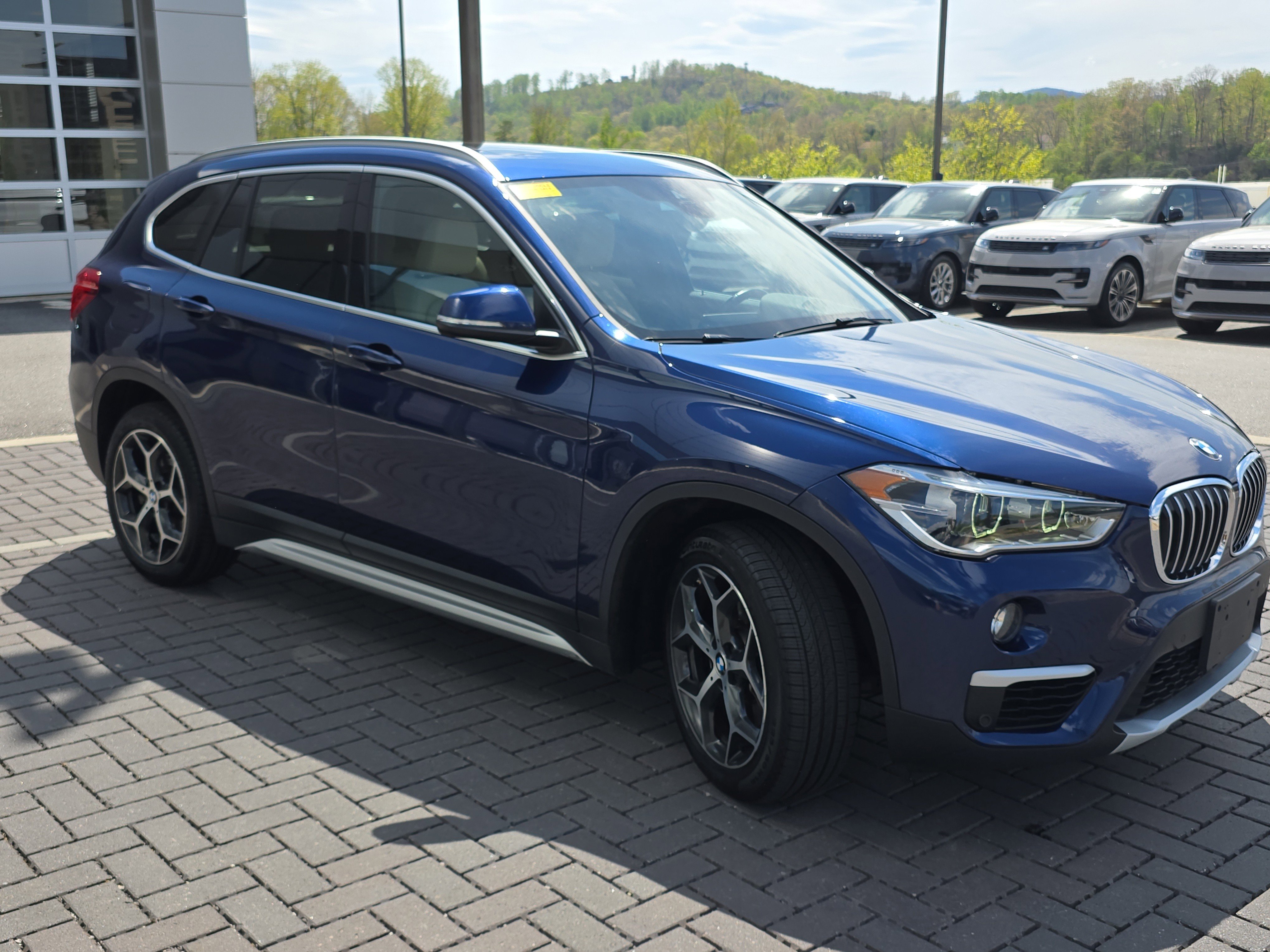 Used 2019 BMW X1 xDrive28i w/ Convenience Package image 3