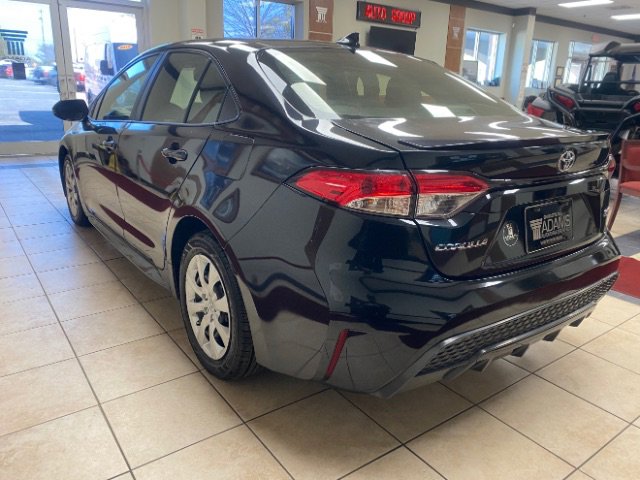 Used 2021 Toyota Corolla SE FWD image 3