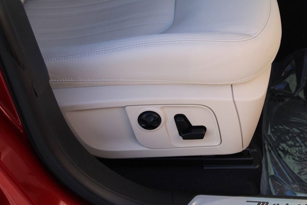 Used 2020 Maserati Levante S GranLusso image 21