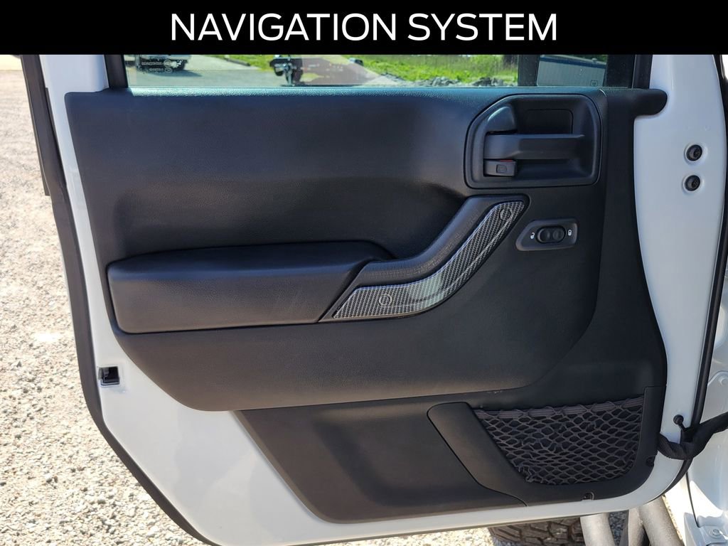 Used 2018 Jeep Wrangler Rubicon w/ Power Convenience Group AWD/4WD image 14