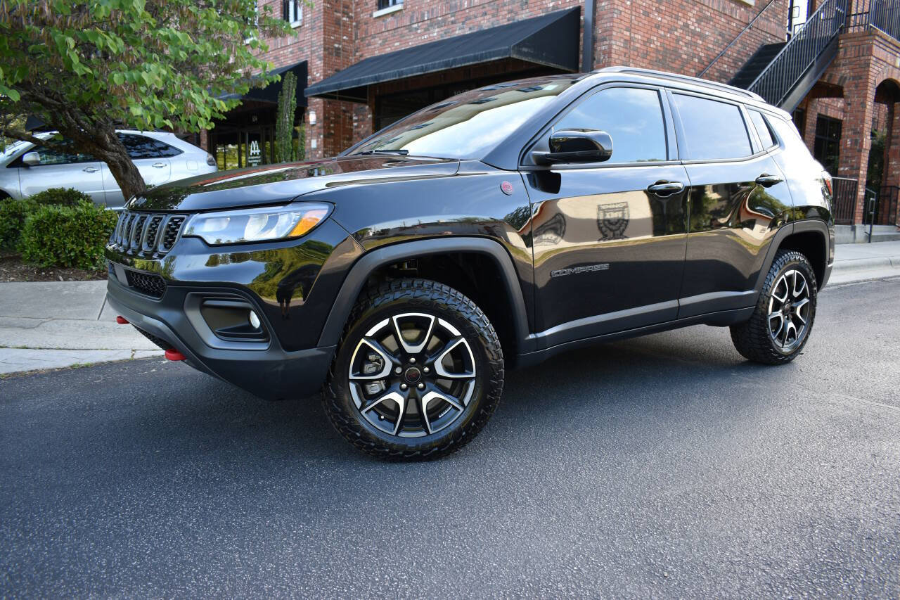 Used 2025 Jeep Compass Trailhawk w/ Sun & Sound Group AWD/4WD image 51