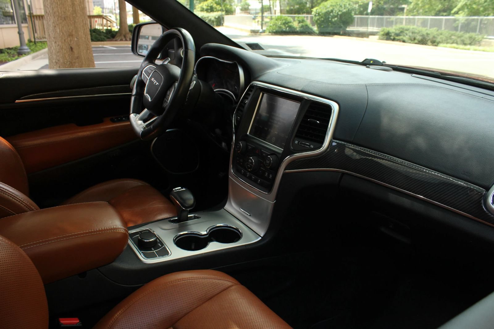 Used 2015 Jeep Grand Cherokee SRT w/ Luxury Group II AWD/4WD image 28