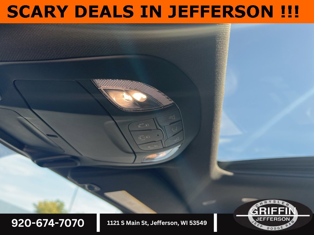 New 2026 Chrysler Pacifica Select image 32