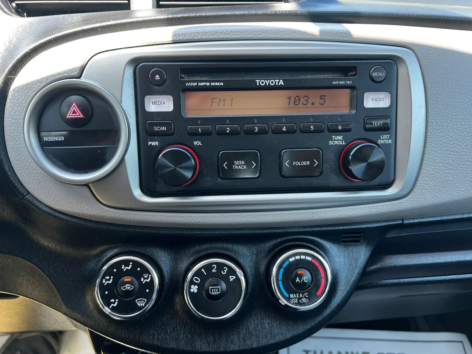 Used 2012 Toyota Yaris L FWD image 17
