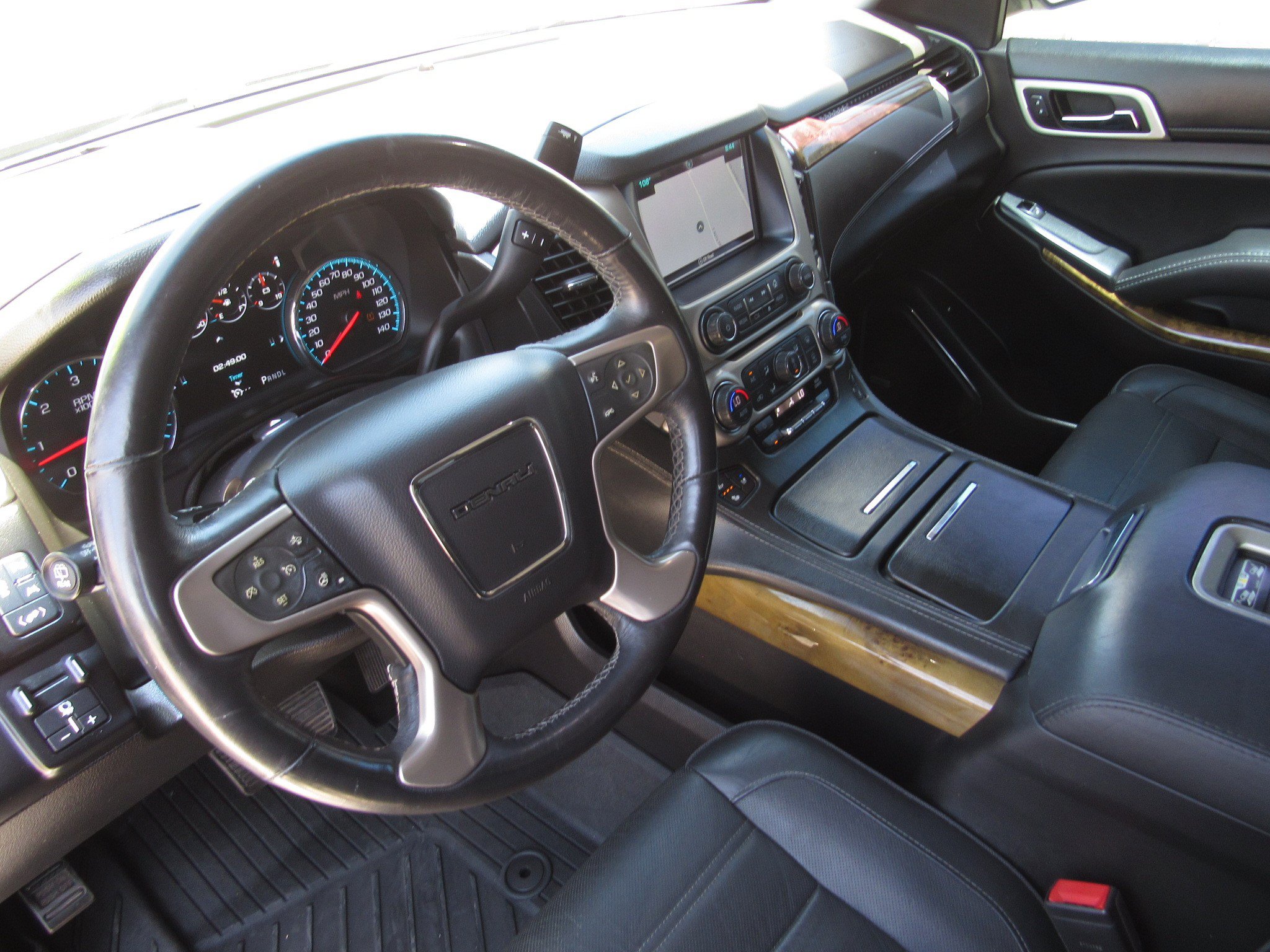 Used 2017 GMC Yukon Denali RWD image 17