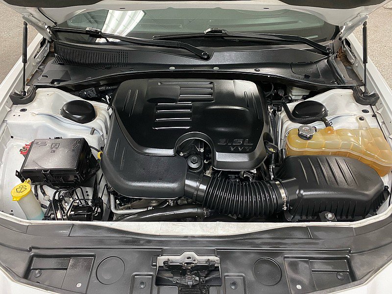 Used 2013 Chrysler 300 image 15
