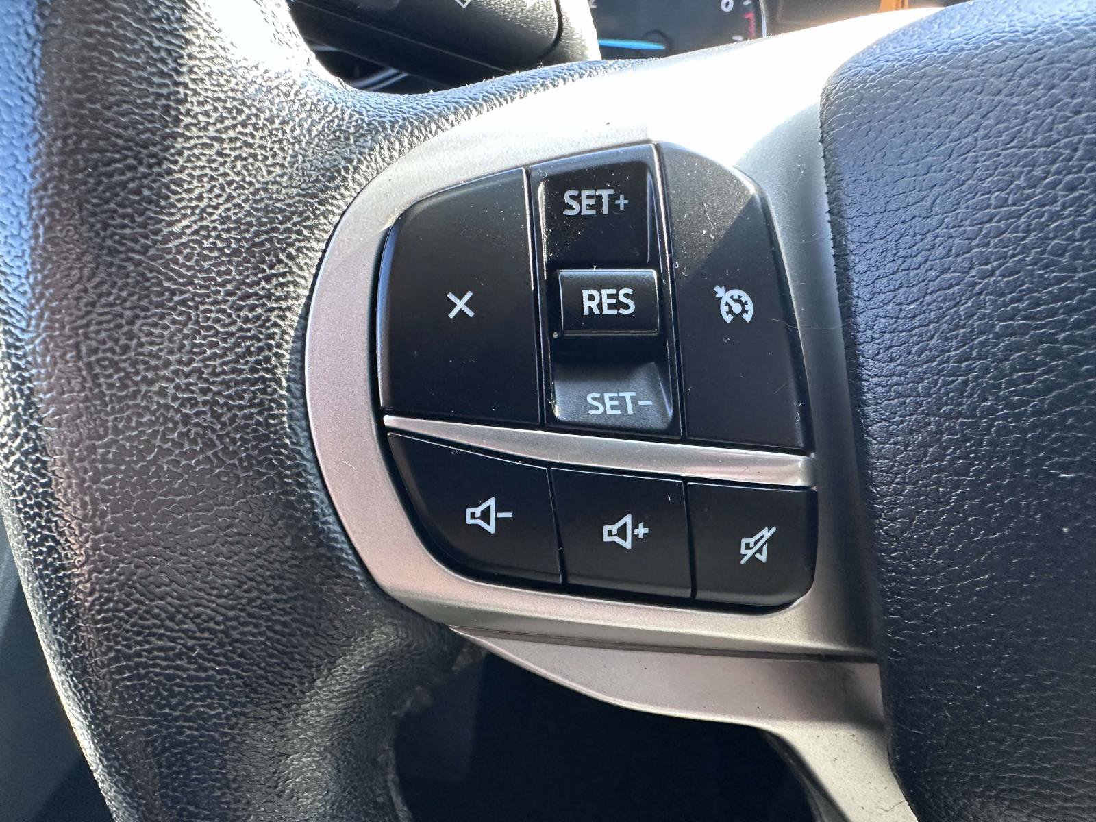 Used 2021 Ford Explorer XLT AWD/4WD image 16