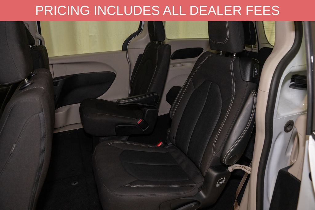 Used 2023 Chrysler Voyager LX FWD image 8
