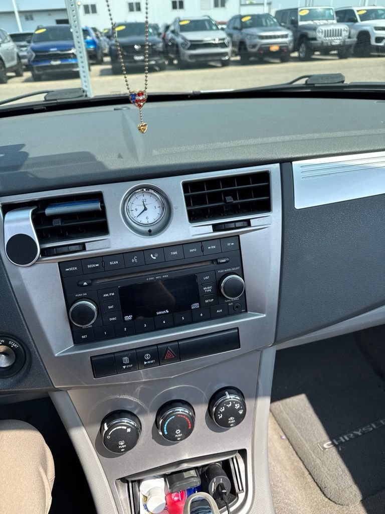 Used 2008 Chrysler Sebring Touring FWD image 9