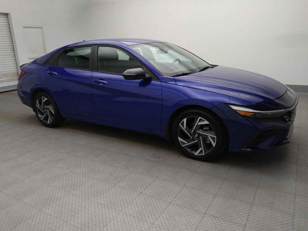 Used 2025 Hyundai Elantra Sport FWD image 11