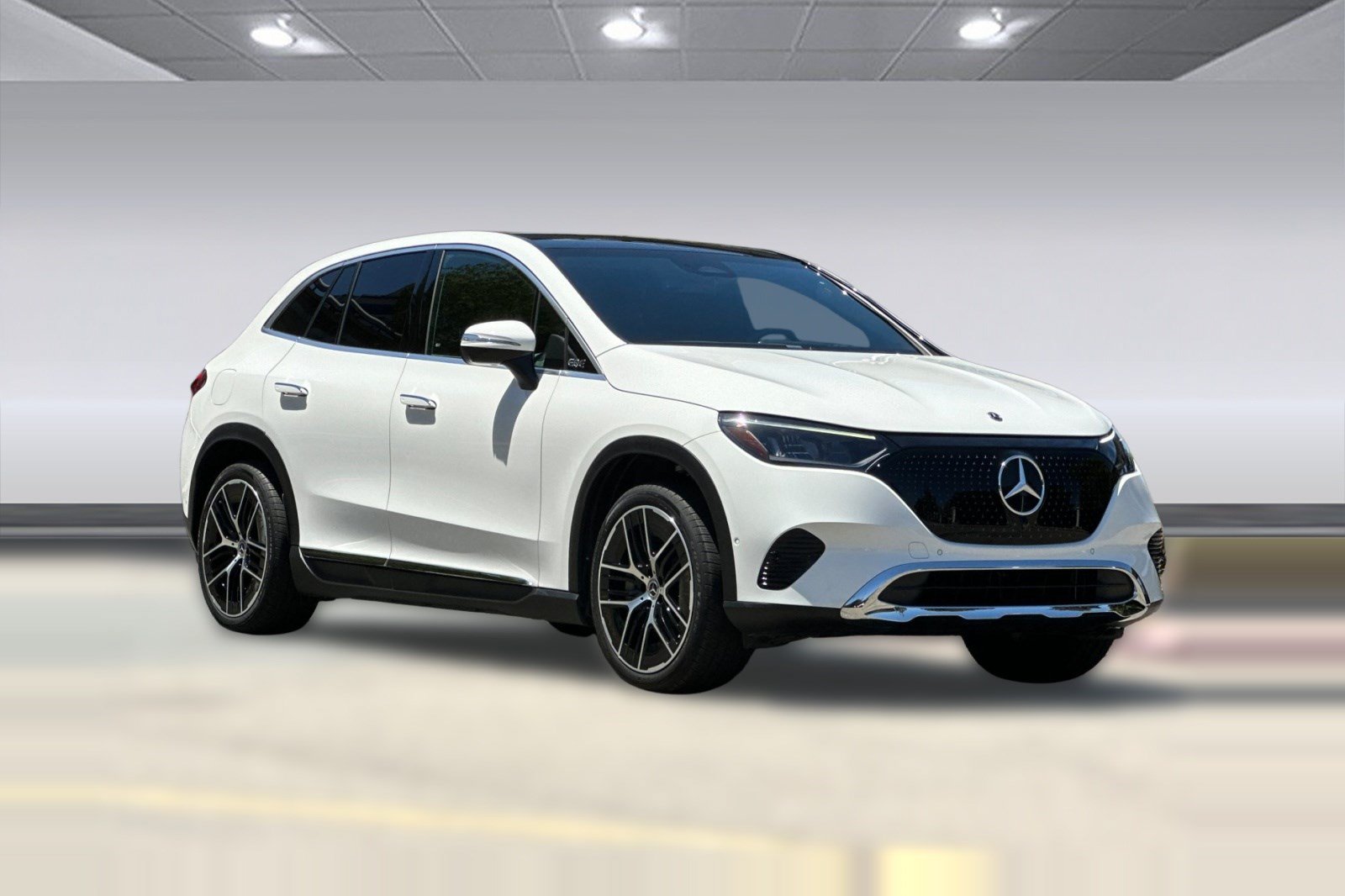 Used 2026 Mercedes-Benz EQE 320 4MATIC SUV image 6