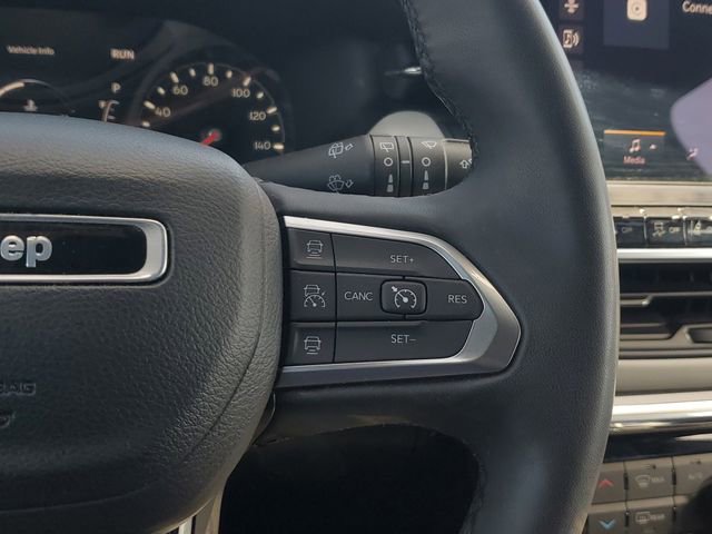 Used 2023 Jeep Compass Limited image 22