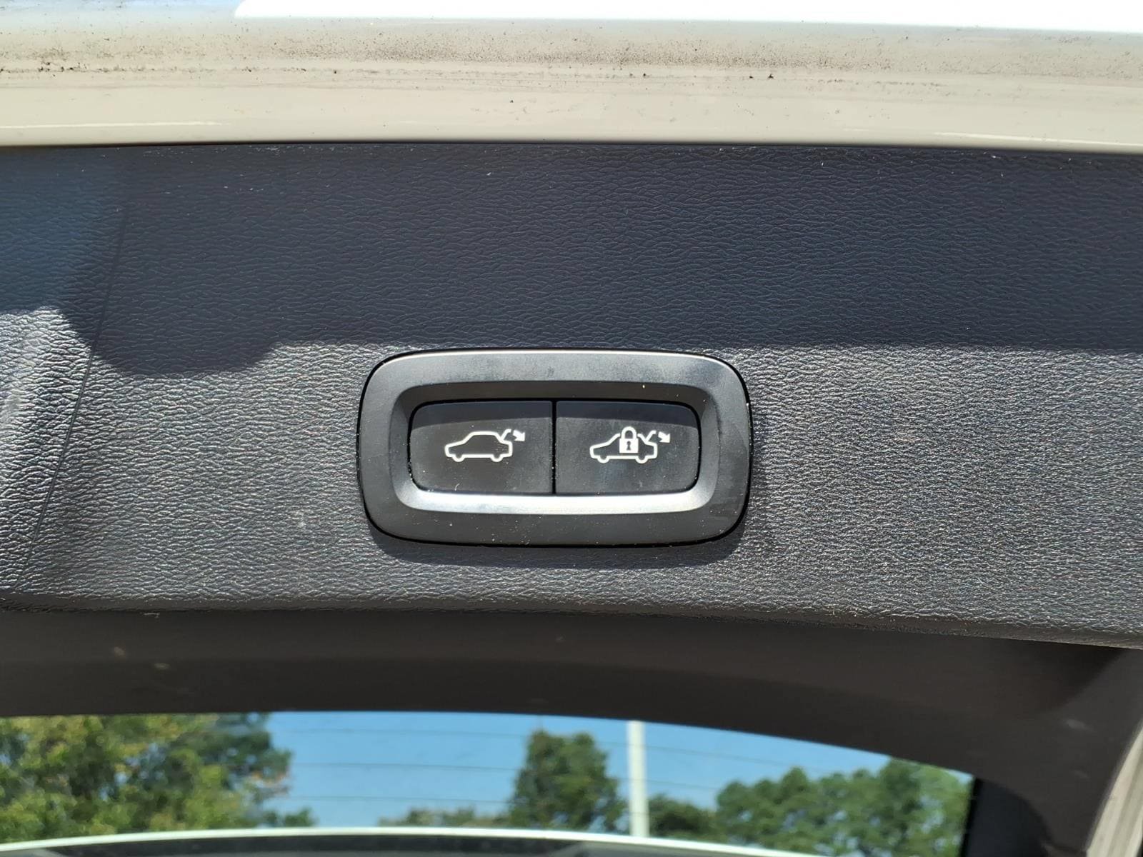Used 2019 Volvo XC40 T4 Inscription FWD image 27