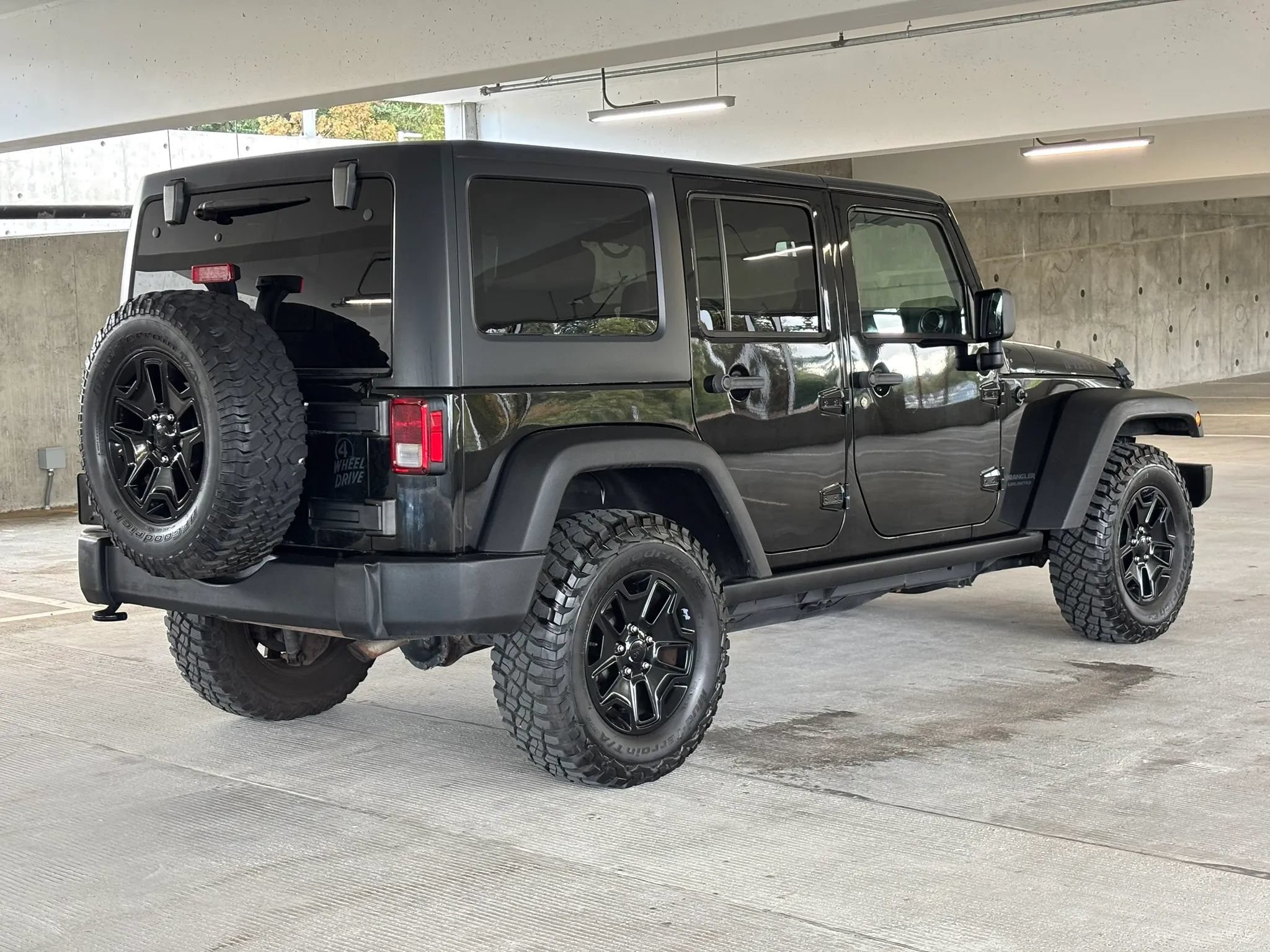 Used 2015 Jeep Wrangler Unlimited Sport AWD/4WD image 6