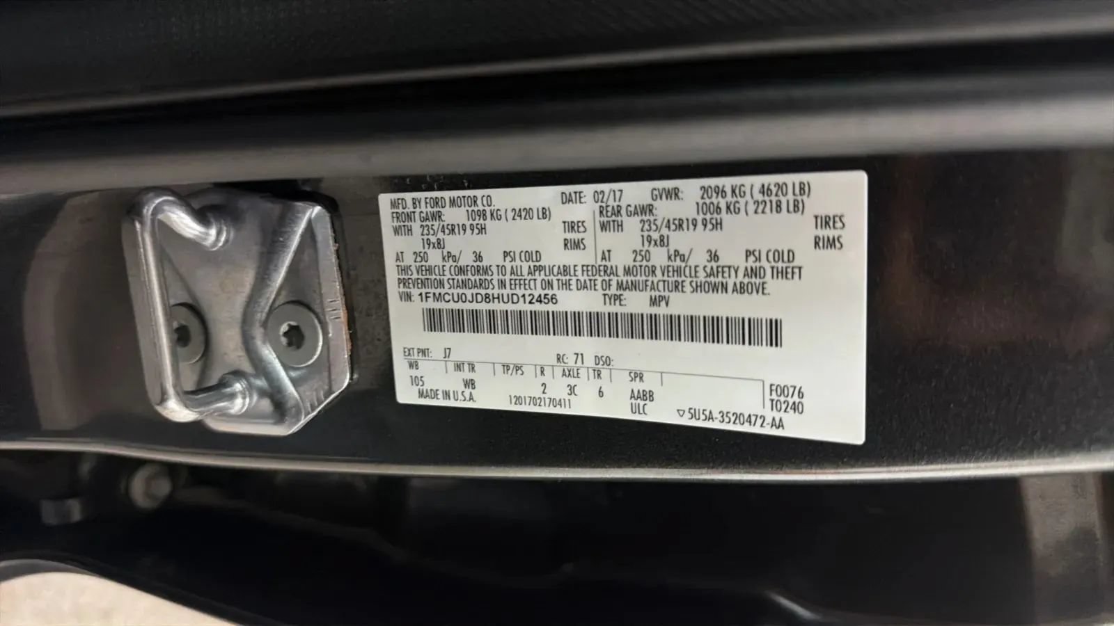 Used 2017 Ford Escape Titanium FWD image 29