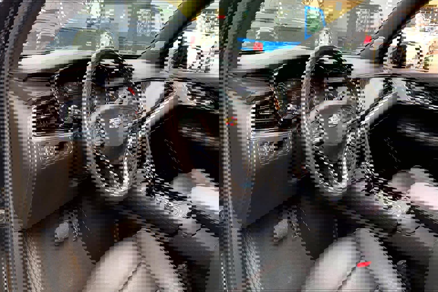 Used 2023 Cadillac XT6 Premium Luxury image 15