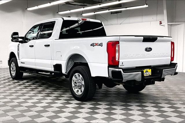 Used 2023 Ford F350 XLT image 3