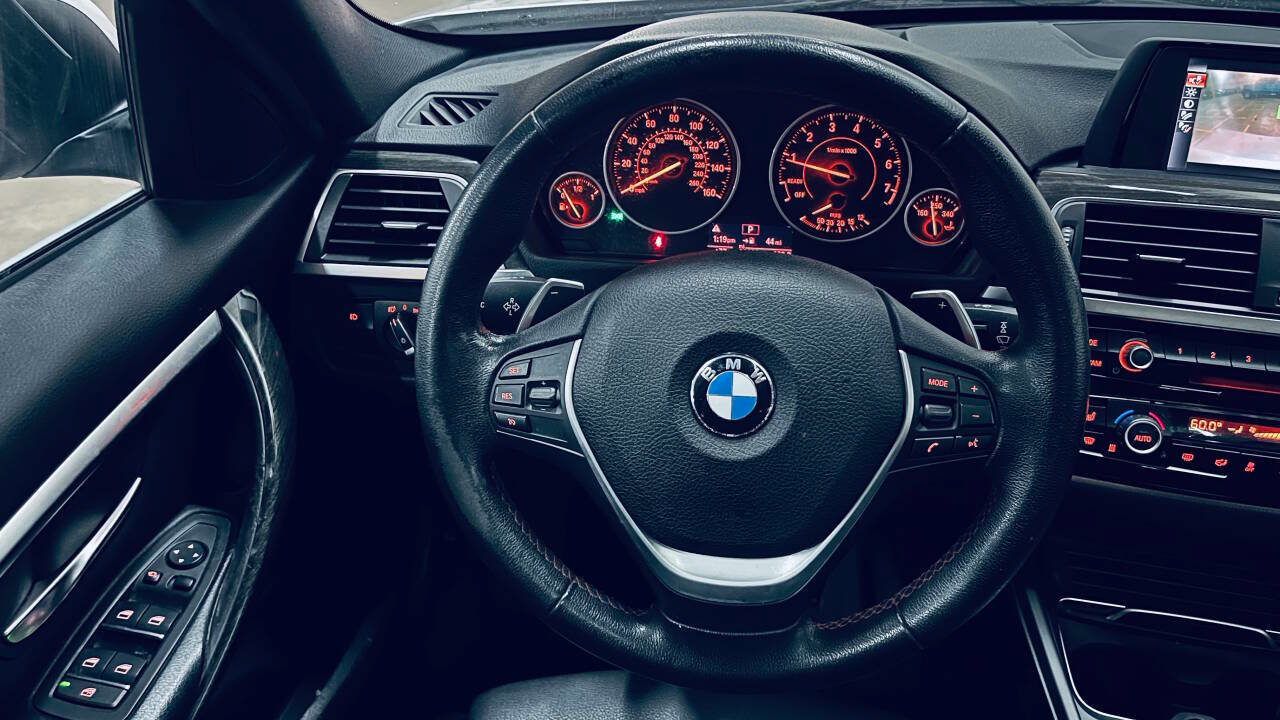 Used 2017 BMW 330i xDrive Sedan AWD/4WD image 26