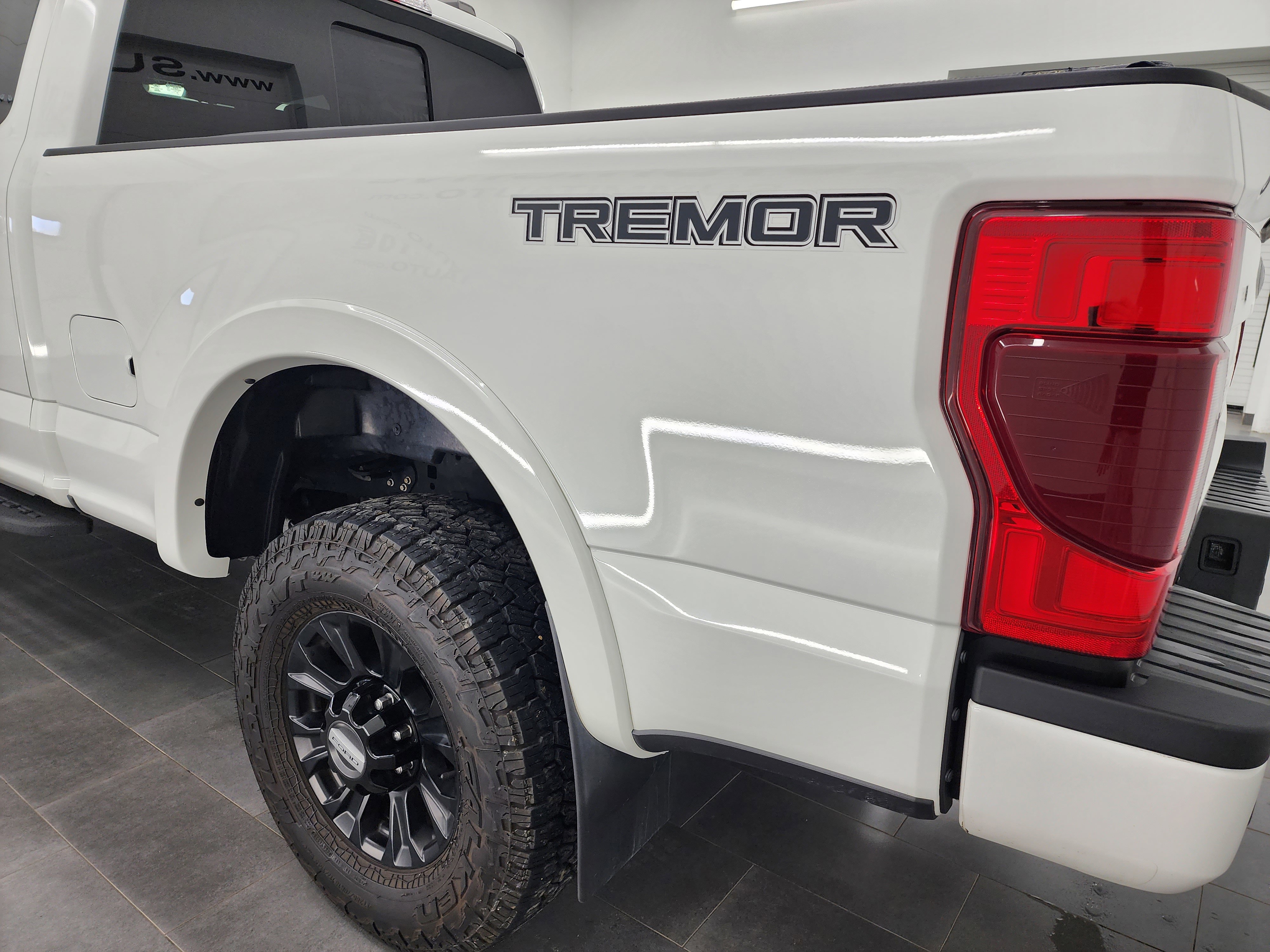 Used 2021 Ford F350 Lariat image 28