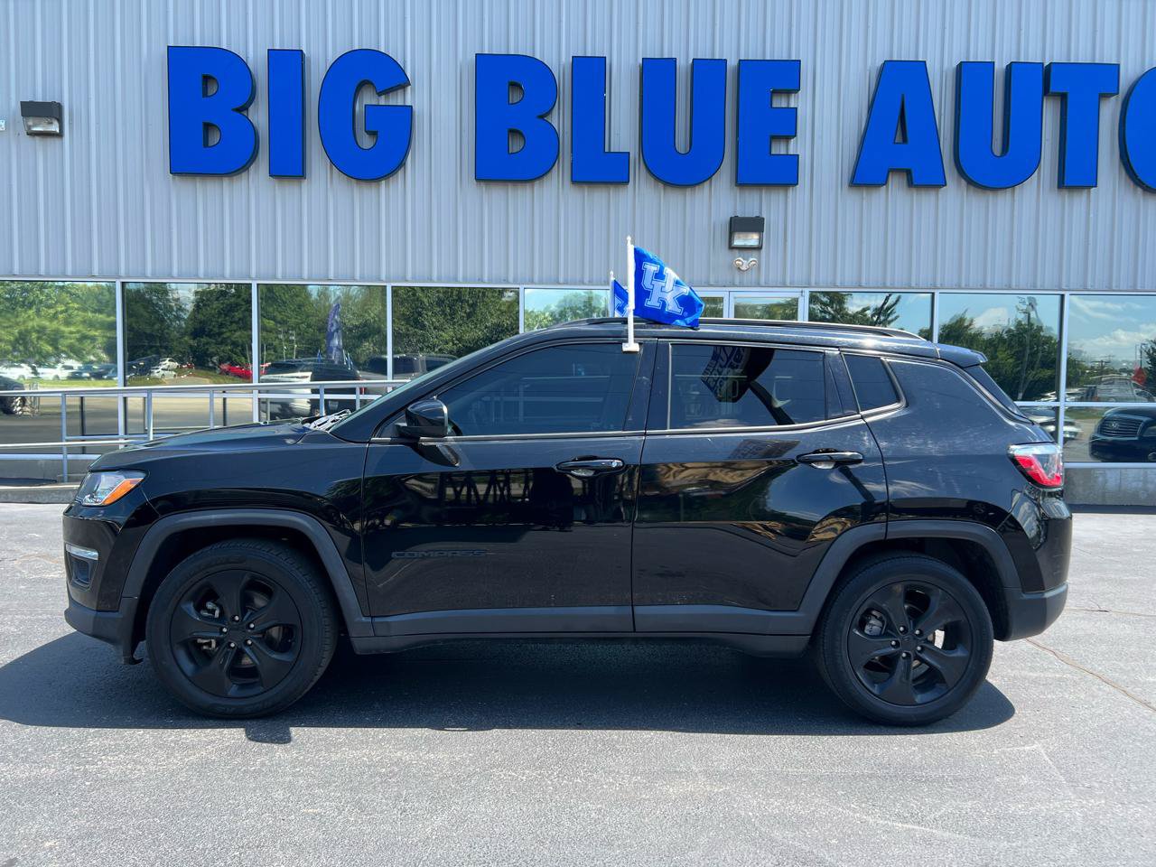 Used 2021 Jeep Compass Latitude FWD image 2