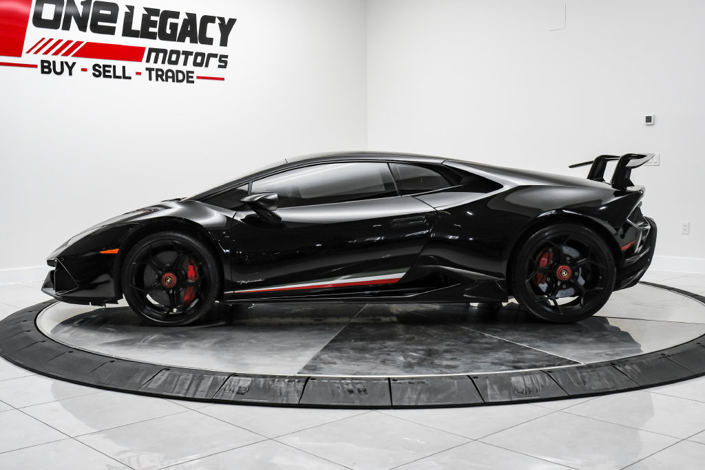 Used 2018 Lamborghini Huracan Performante AWD/4WD image 16