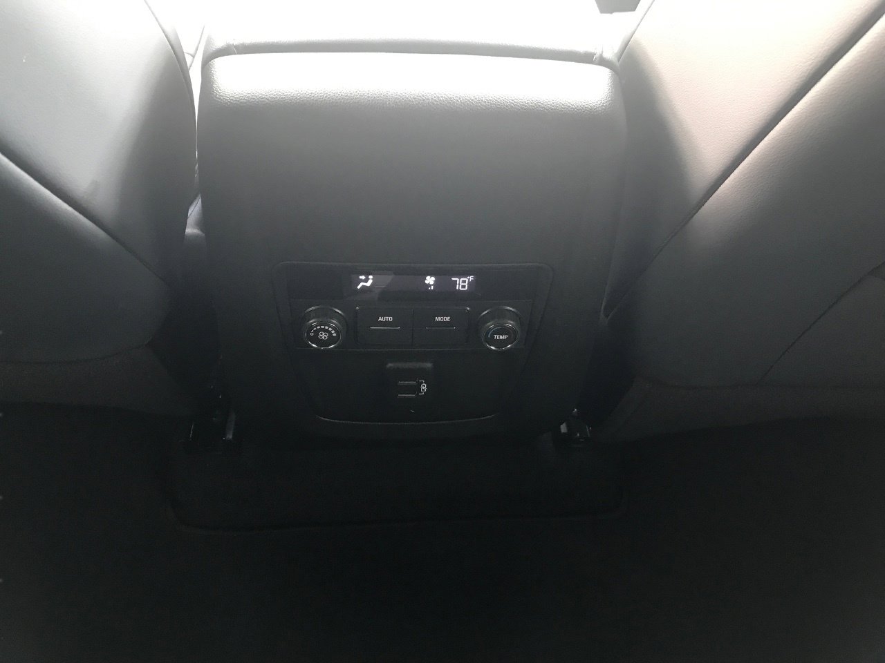 Used 2023 Buick Enclave Essence image 17