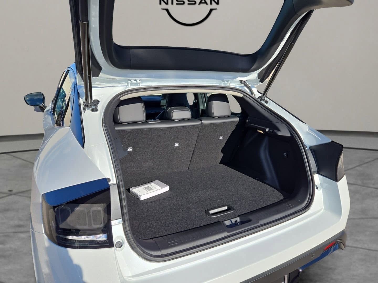 New 2026 Nissan Leaf Platinum+ image 31