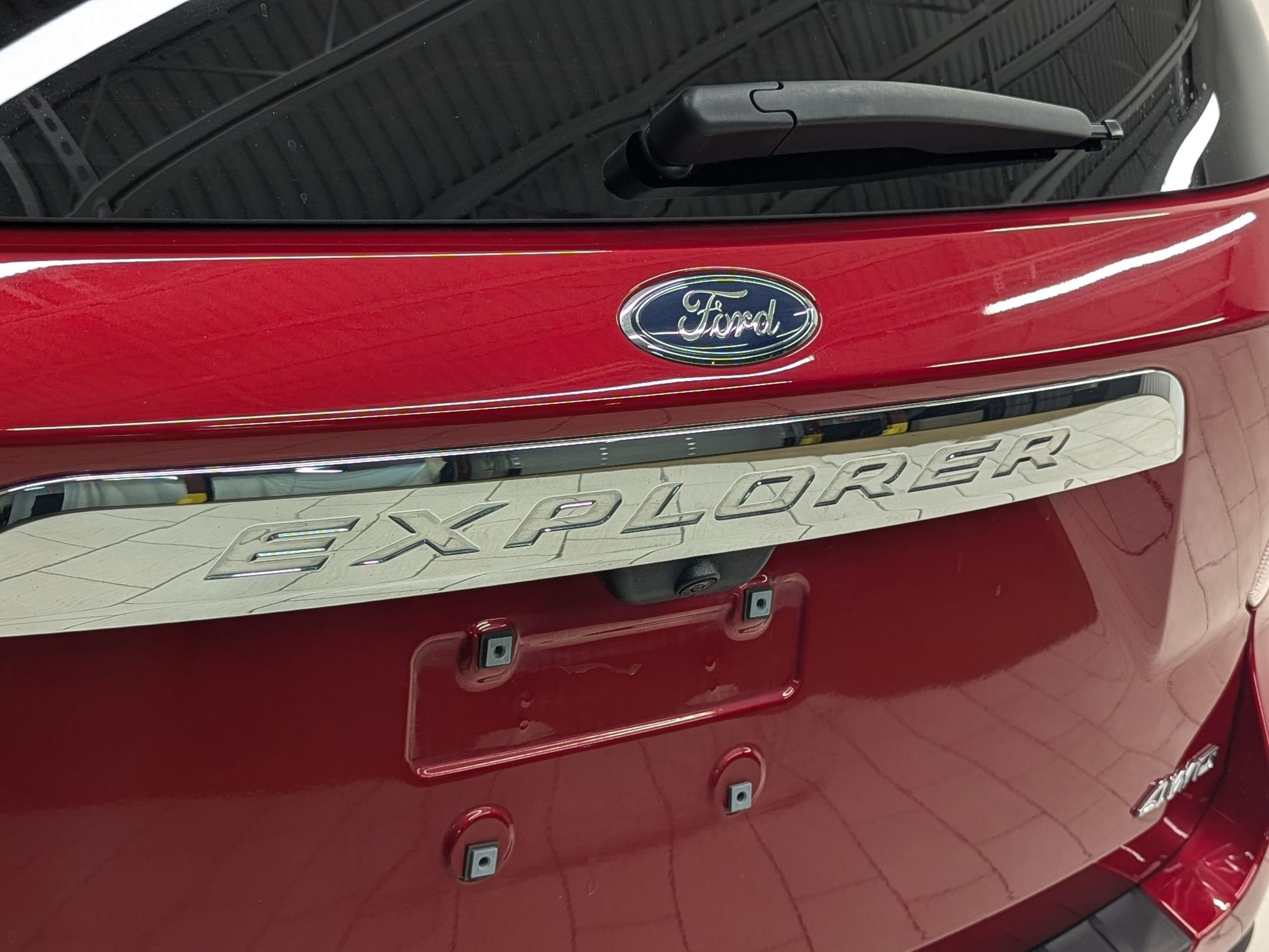 Certified 2023 Ford Explorer XLT w/ Class IV Trailer Tow Package image 33