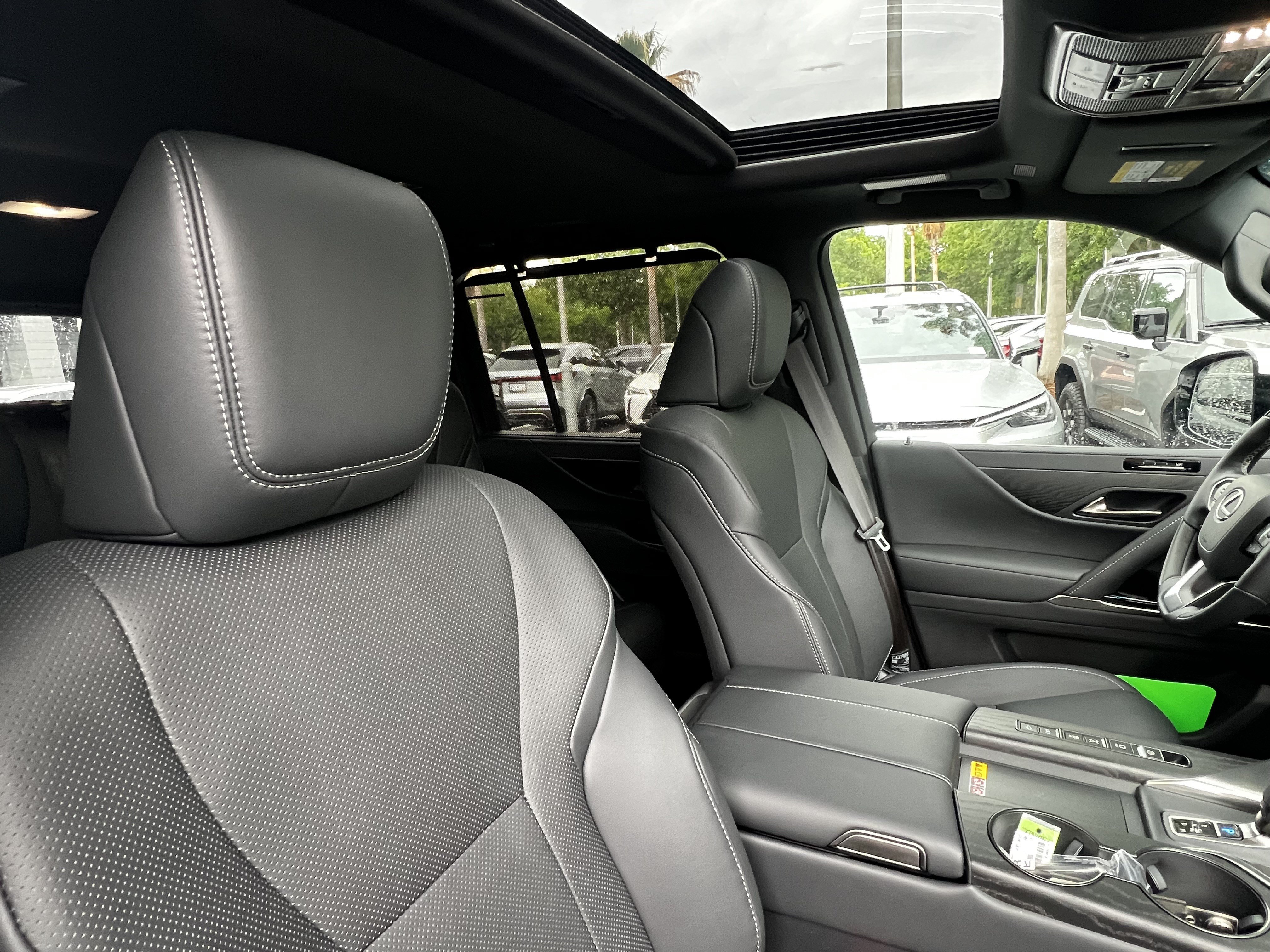 New 2026 Lexus LX 700h Luxury AWD/4WD image 32