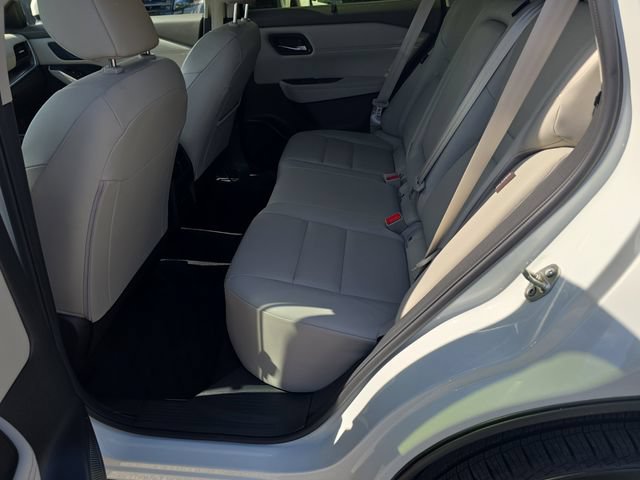 Certified 2023 Nissan Rogue SV w/ SV Premium B Package FWD image 17