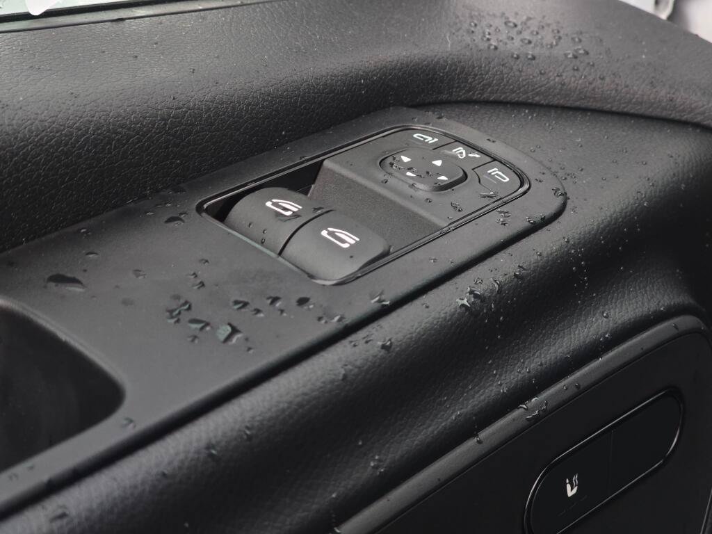 New 2025 Mercedes-Benz eSprinter 170 Cargo image 30