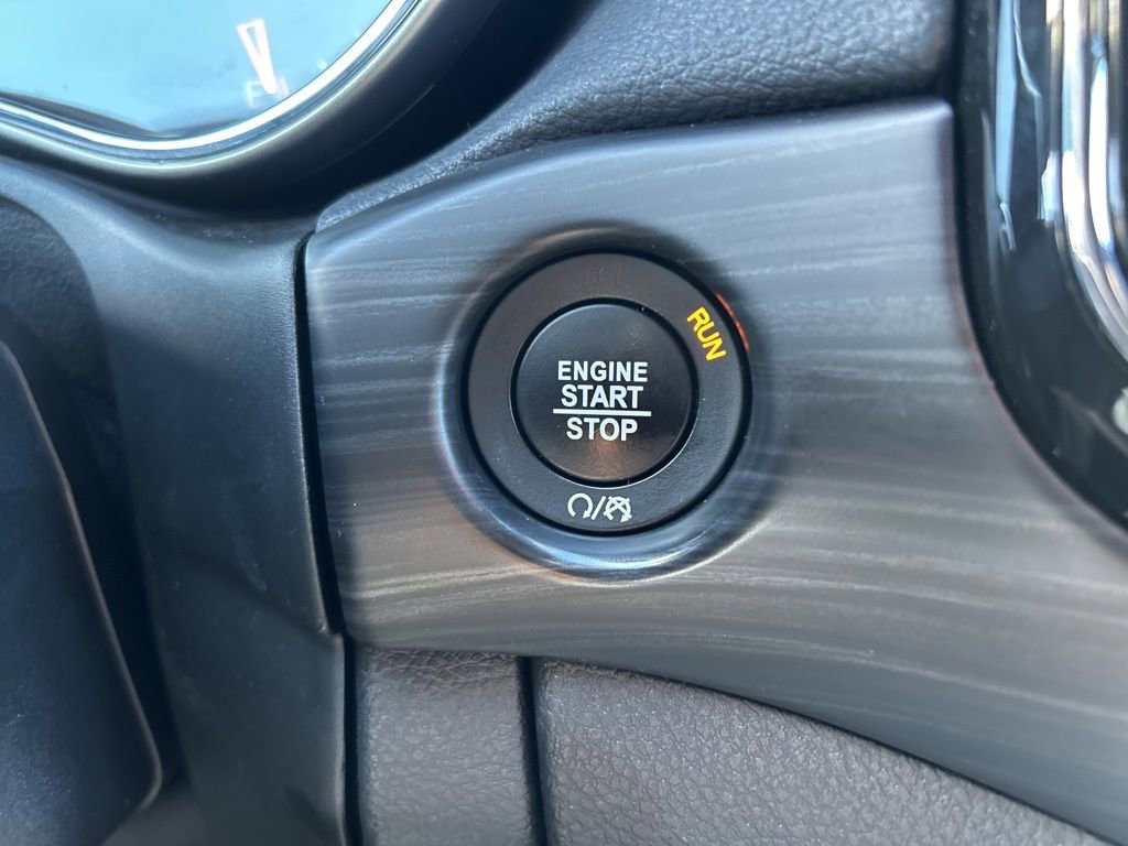 Used 2022 Jeep Grand Cherokee Laredo E image 16