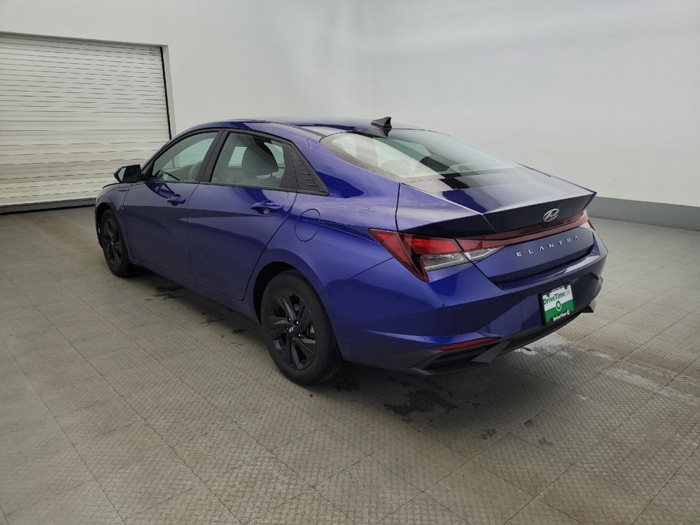 Used 2023 Hyundai Elantra SEL FWD image 5