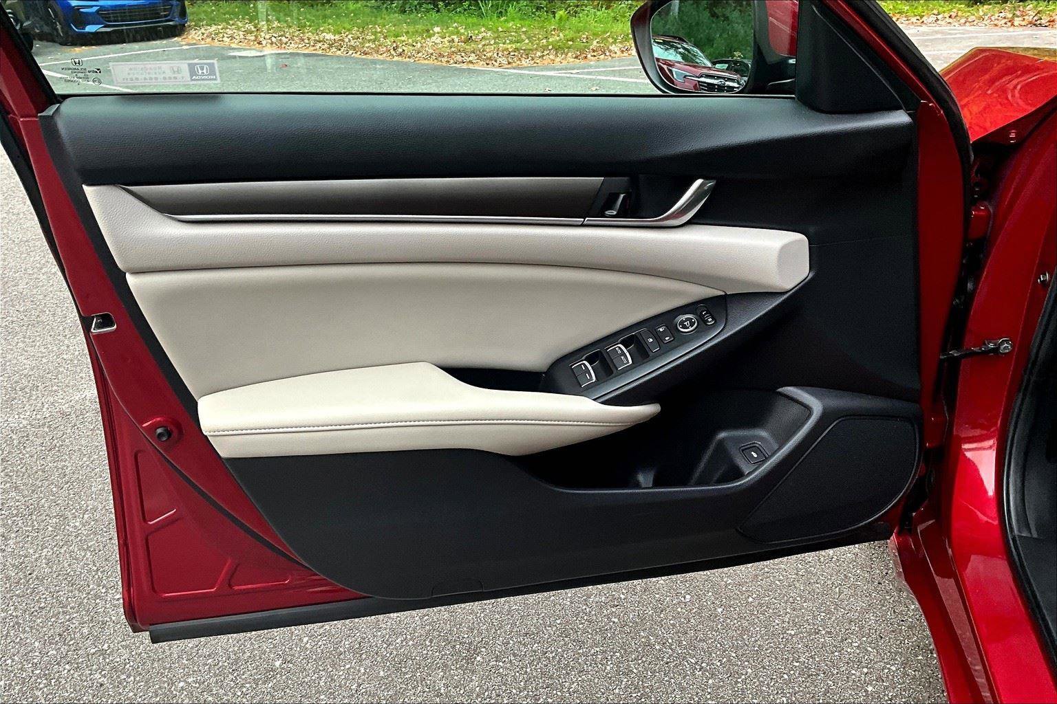 Used 2019 Honda Accord LX image 17