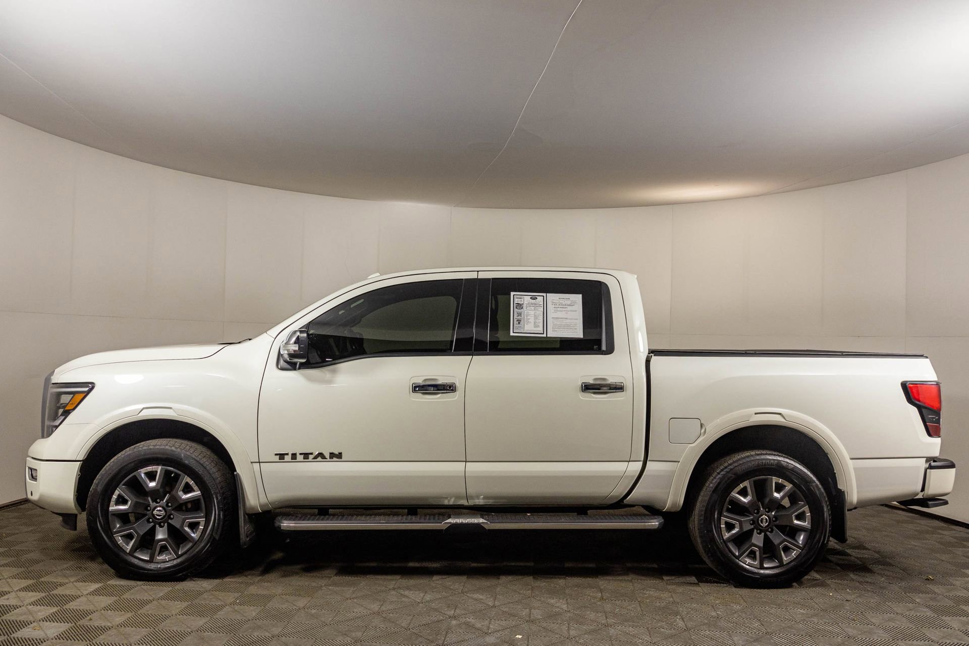 Used 2021 Nissan Titan Platinum Reserve w/ Moonroof Package AWD/4WD image 23